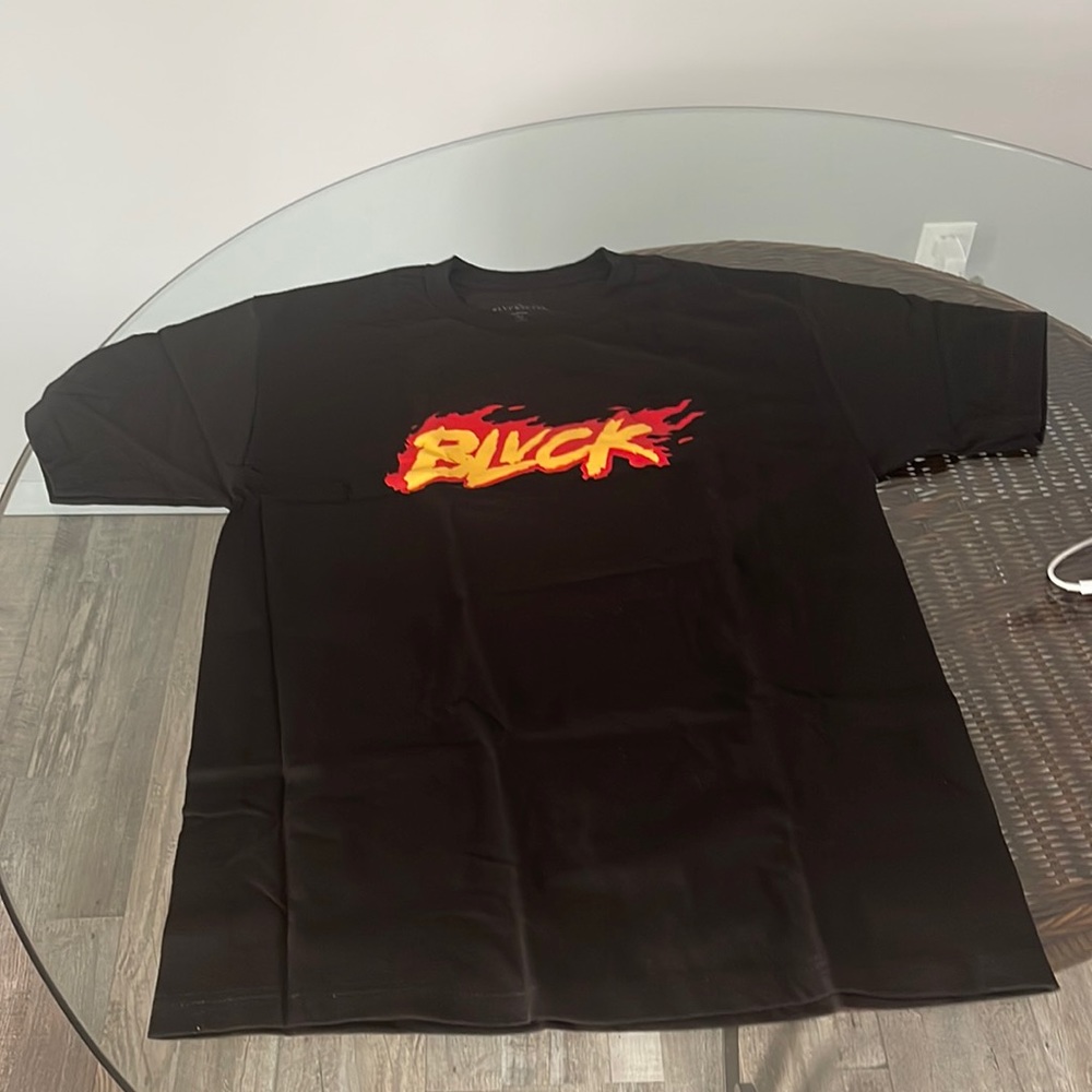 Brand new never worn black scale black tee size L